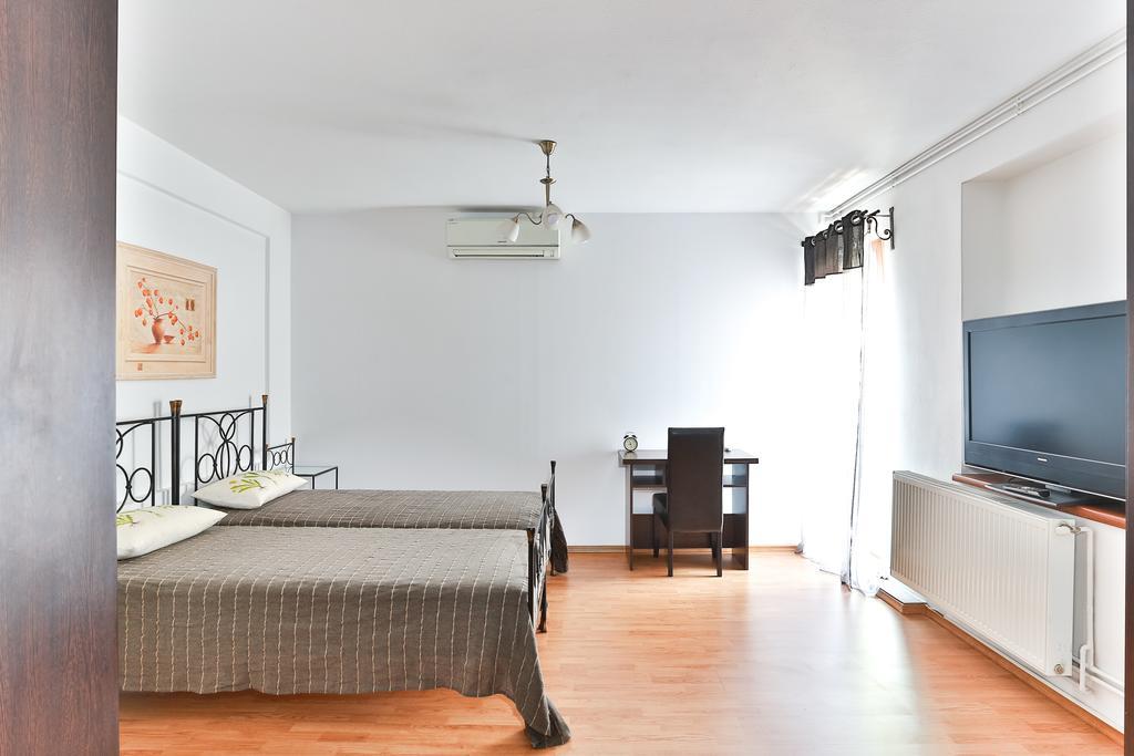 Vatra Accommodation Bukares Bagian luar foto