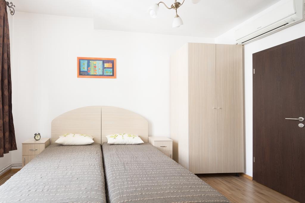 Vatra Accommodation Bukares Bagian luar foto