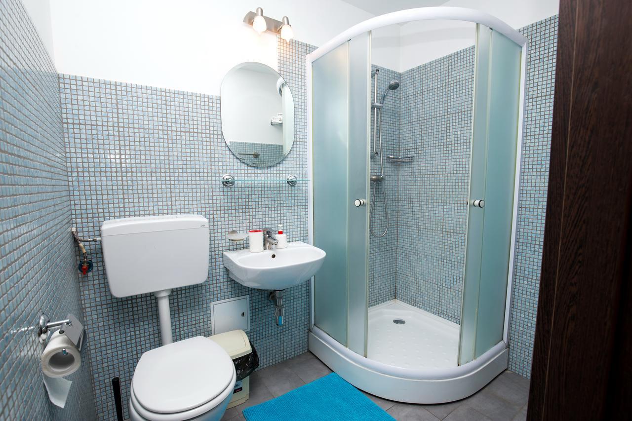 Vatra Accommodation Bukares Bagian luar foto