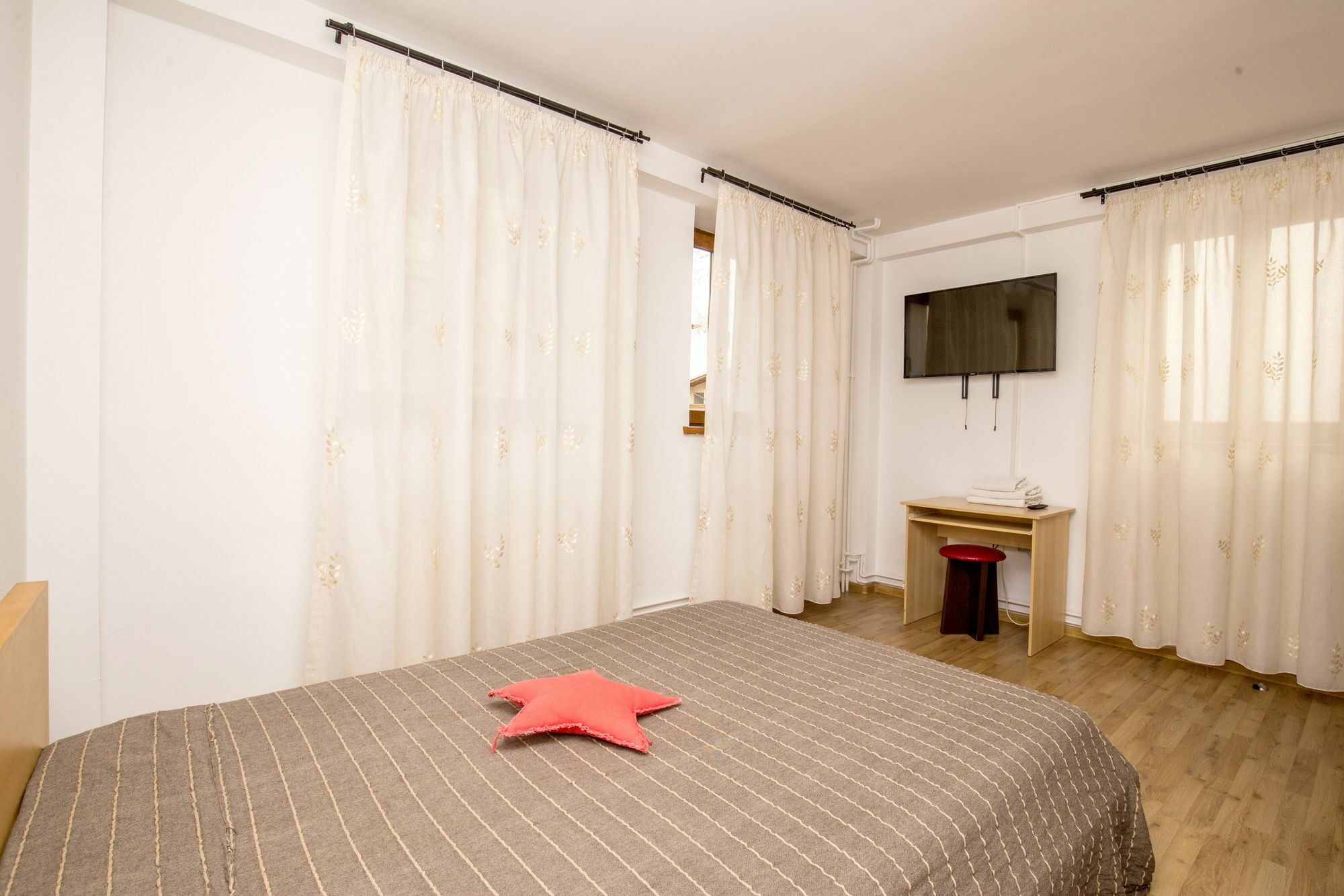 Vatra Accommodation Bukares Bagian luar foto